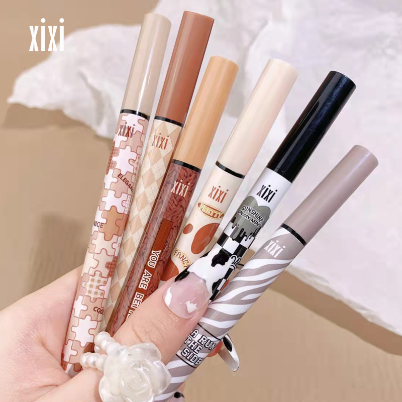 Xixi American Retro Smooth Eyeliner Pen Thin Pencil Not Easy to Dye Smooth Makeup Holding Eyeliner D-425