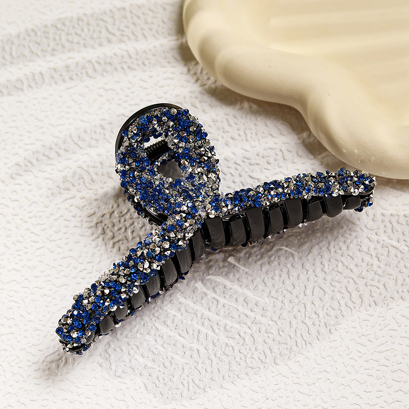 Pinza shark con detalles de diamante imitación – elegante, con cinta decorativa image 12