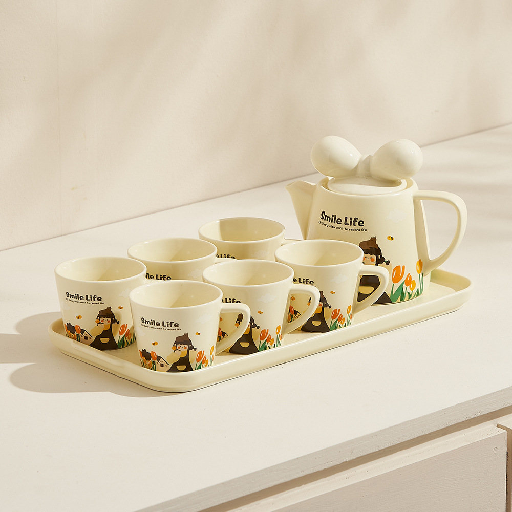 Lindo juego de té traje de estilo pastoral Taza de cerámica vintage niña taza de té inauguración de la casa con fuegos artificiales de mano juego de té con bandeja