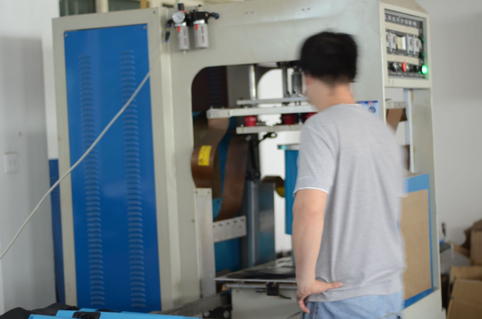 O1CN015oFw7v2FiDA2LqybB_!!2217591148913-0-cib.jpg?__r__=1736262470761