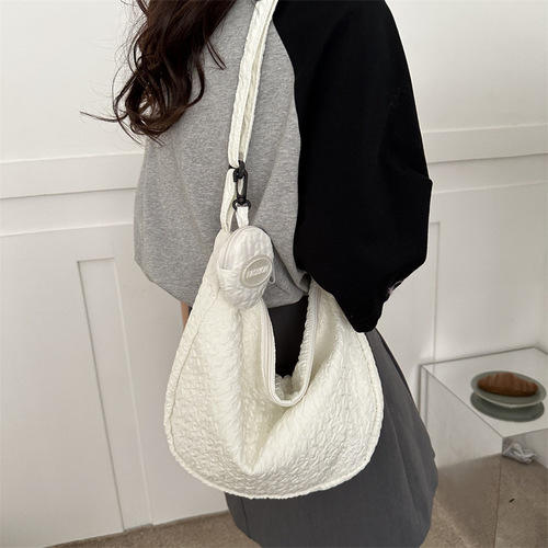 Large-capacity fashionable and simple nylon pleated casual bag  summer new style Internet celebrity one-shoulder cross-body dumpling bag