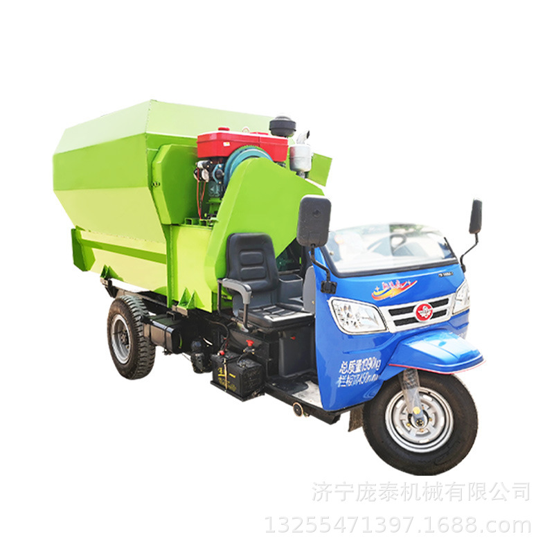 Diesel de tres ruedas de granos de alimentación de alimentación de alimentación de alimentación de granja mezcla y alimentación máquina integrada