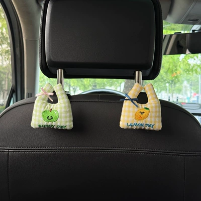 Sürətlər qutusu və əl tormozu başlıqları creative multifunctional storage, fruit - yellow-checkered-lemon-green-checkered-green-apple-plush-bag-2-black-hooks