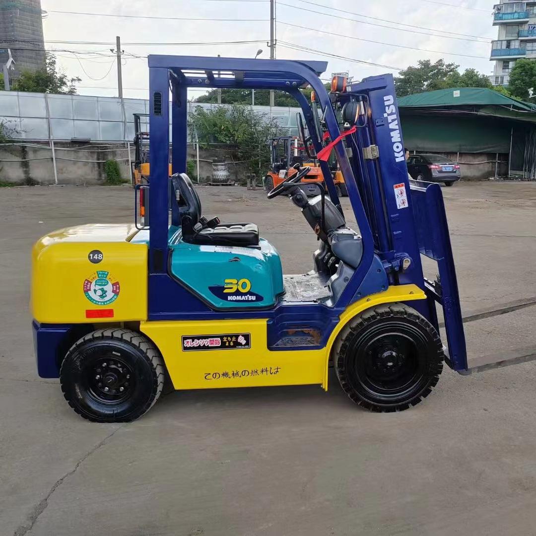 二手小松叉车柴油内燃座驾式平衡重3吨带中缸升降搬运堆高车铲车