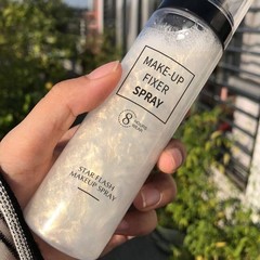黎芙莎星閃流沙定化粧スプレー持続性コントロールオイル防水汗化粧水は自然に化粧品を脱がないです。