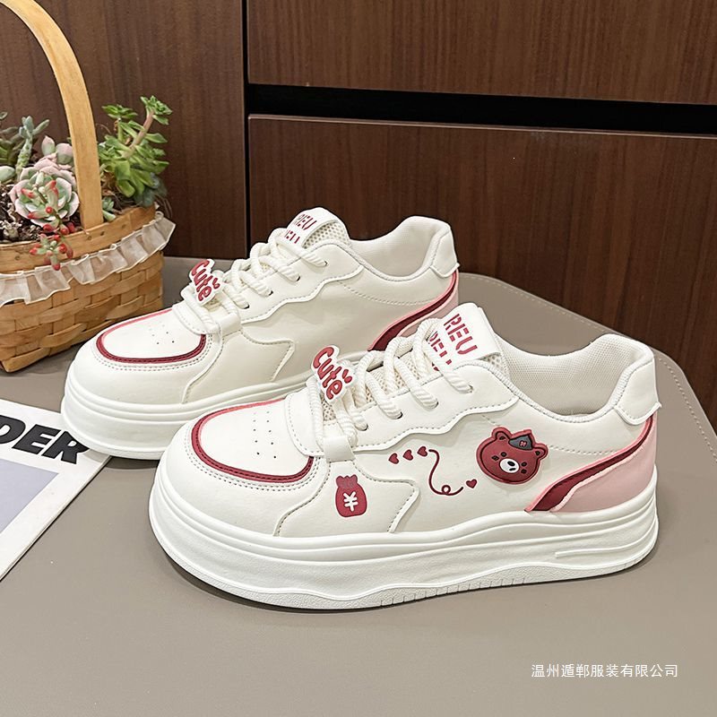 Cherry red sneakers for women, spring/autumn 2026 new model, trendy bear design, super soft thick-soled white shoes, lightweight