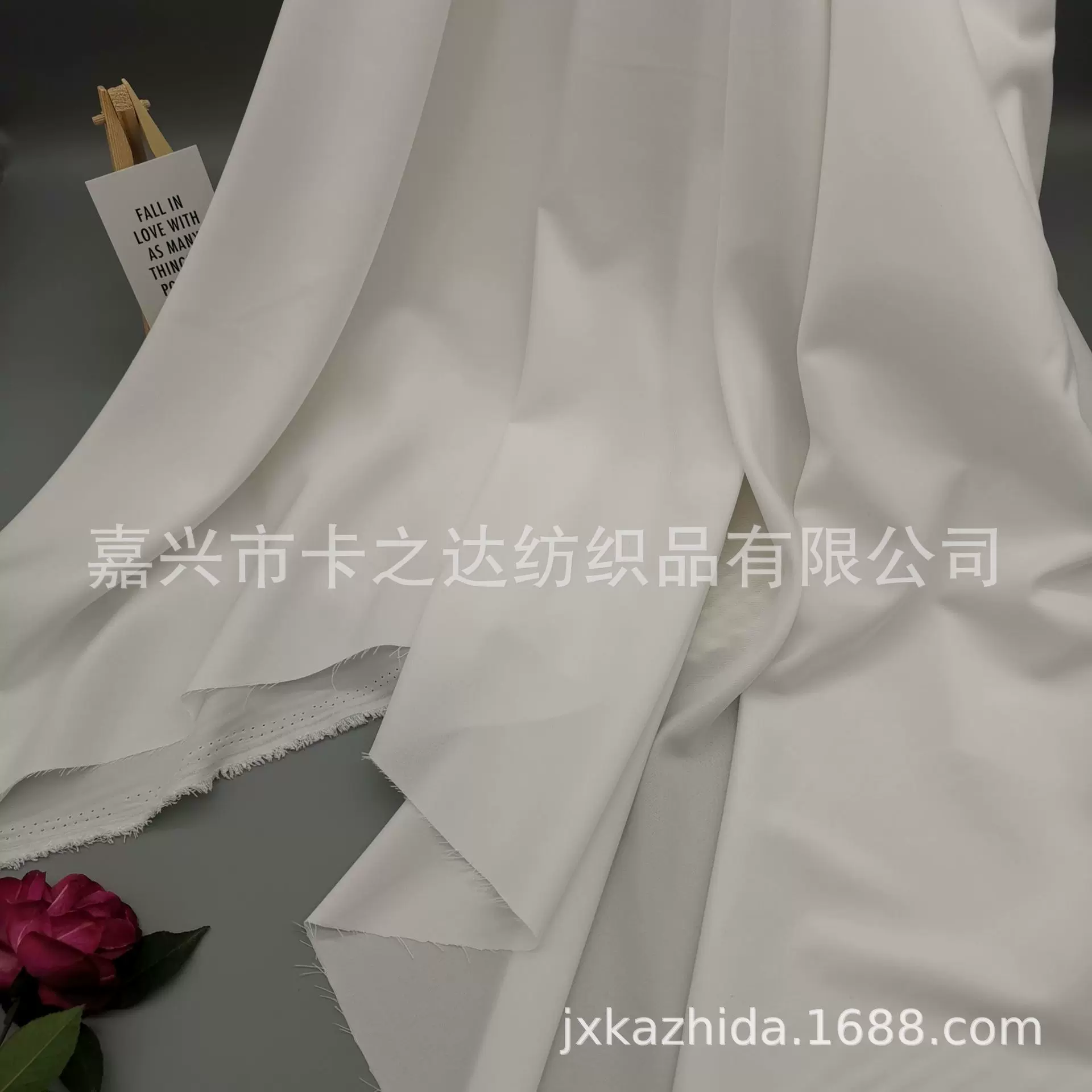 现货批发 100D高弹纬弹春亚纺涤纶面料 衬衫休闲服装汉服微阔面料