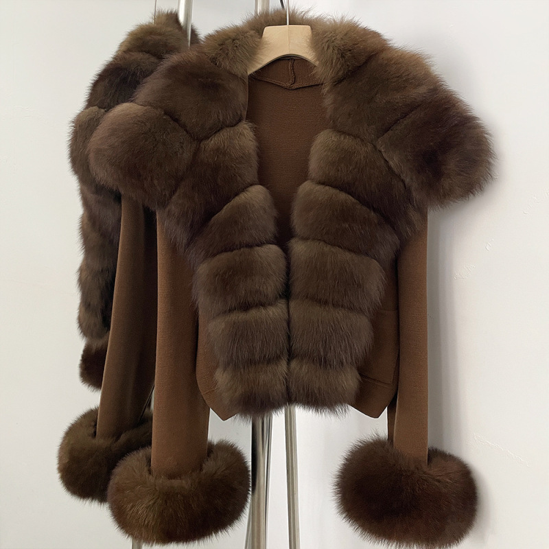 Winter Warm Knitted Sweater with Real Fox Fur Cuffs, Fur Collar, Short Versatile High-End Sweater Coat for Women Winter Warm Knitted Sweater with Real Fox Fur Cuffs, Fur Collar, Short Versatile High-End Sweater Coat for Women