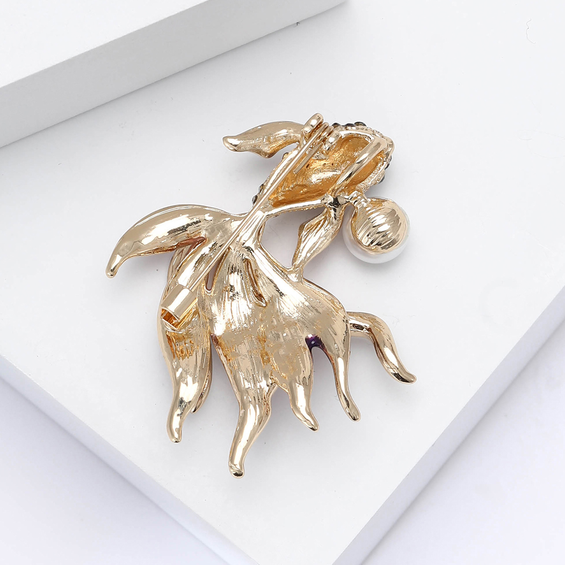 Vintage Style, Classic Style Style Vintage Style Classic Style Pin Goldfish Alloy Rhinestones Unisex Brooches