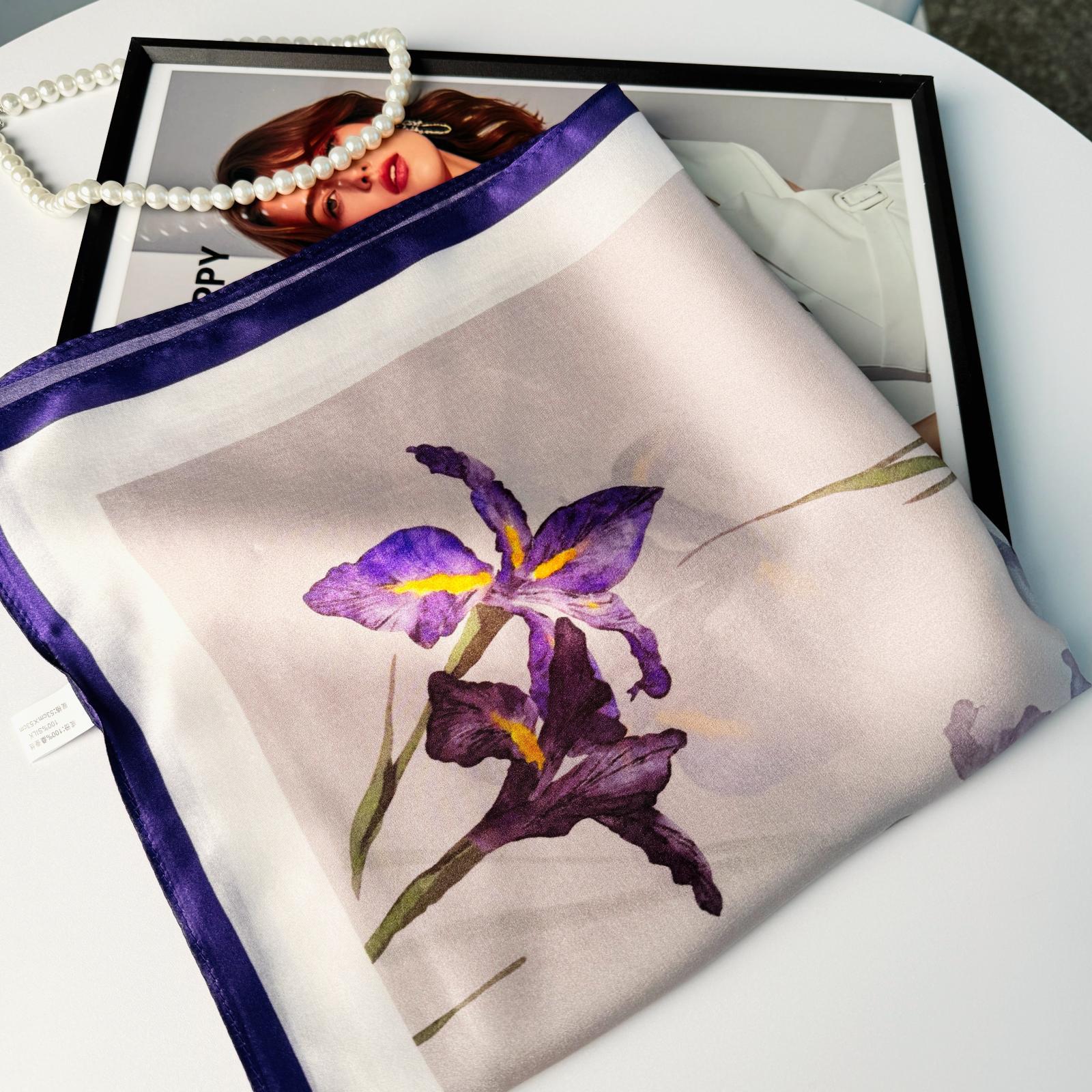 Pañuelo de seda con estampado de flores de iris violeta mujer_voghion.com