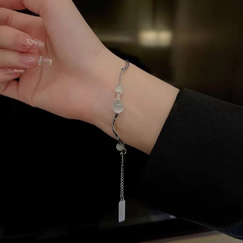 Bracelet minimaliste élégant en perles pierre œil de chat_voghion.com