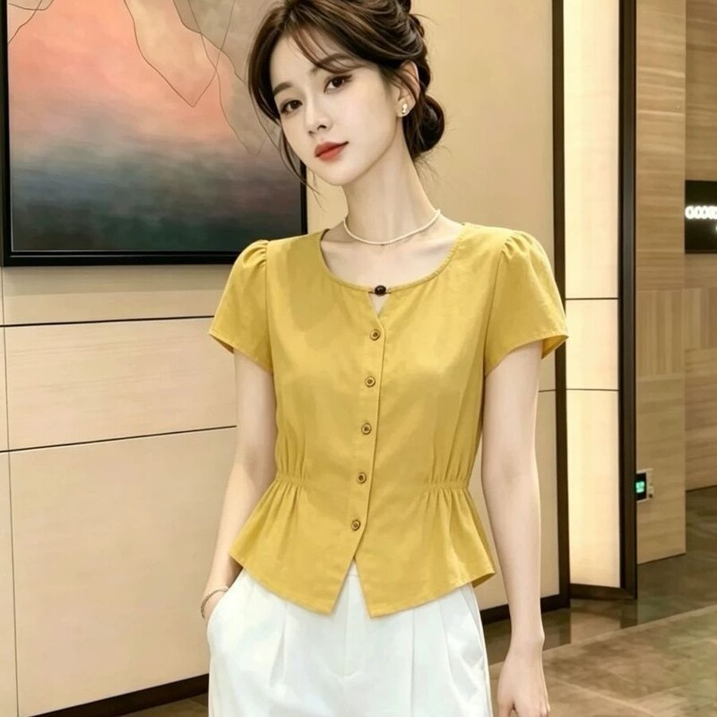 2026 New Stylish Short-Sleeve Slim-Fit Waist-Cinching Niche Fashion French Design Versatile Age-Reducing Shirt Top for Women