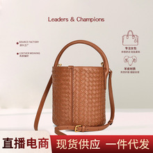 �������Ƥ��Ƥ����ˮͰ���˻@����������ϰ�ͨ��б��μ��