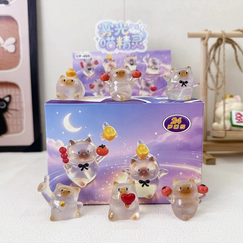 Мини-фигурка кошки из слепого бокса светящаяся с блёстками
