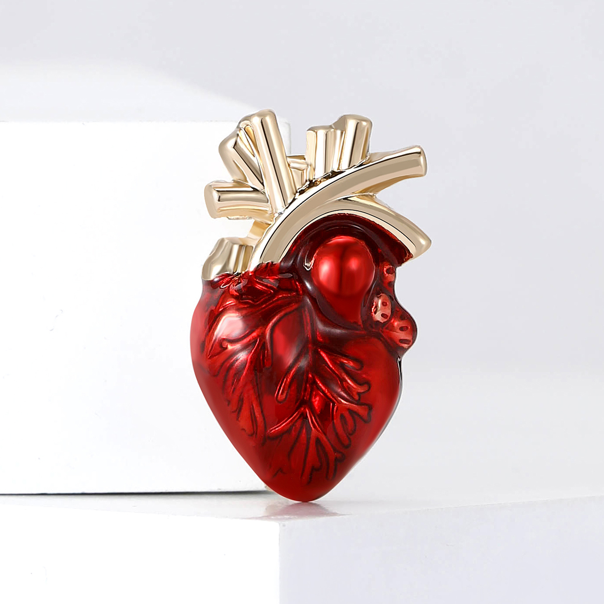New European and American personality alloy enamel heart brooch versatile creative ladies suit coat corsage jewelry pins