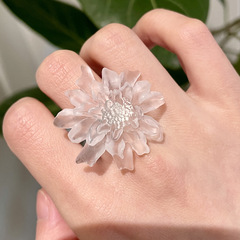 夏の清新な樹脂の艶消しの花の指輪の少女の立体の半透明の花びらの指輪の花の指の指輪の装飾