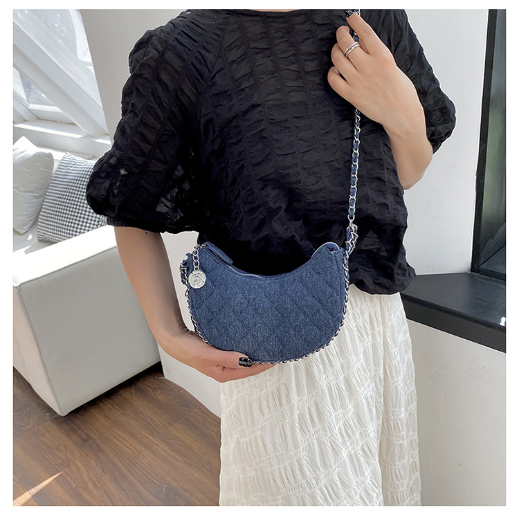 Women's Crossbody Bag With Diamond Chain And Denim Crescent Design_voghion.com