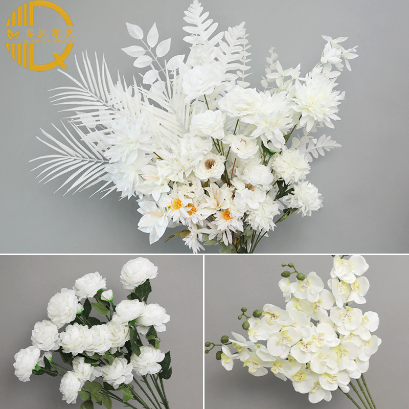 Una flor blanca al azar