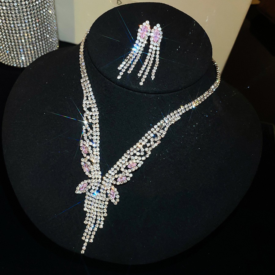 Collar de pendientes de diamantes con gotitas de agua transfronterizas europeas y americanas, colgante de moda de lujo ligero, cadena de clavícula, celebridad de Internet, joyería de alta gama, mujer