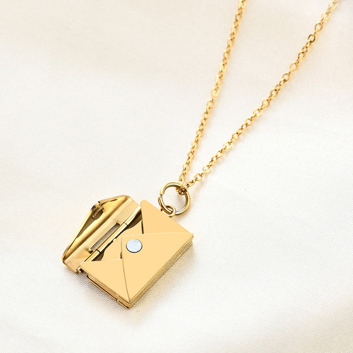 Amazon Wish Hot Selling Stainless Steel Envelopes Engravable Clavicle Chain Women's Versatile Couple Titanium Steel Necklace Wholesale Women