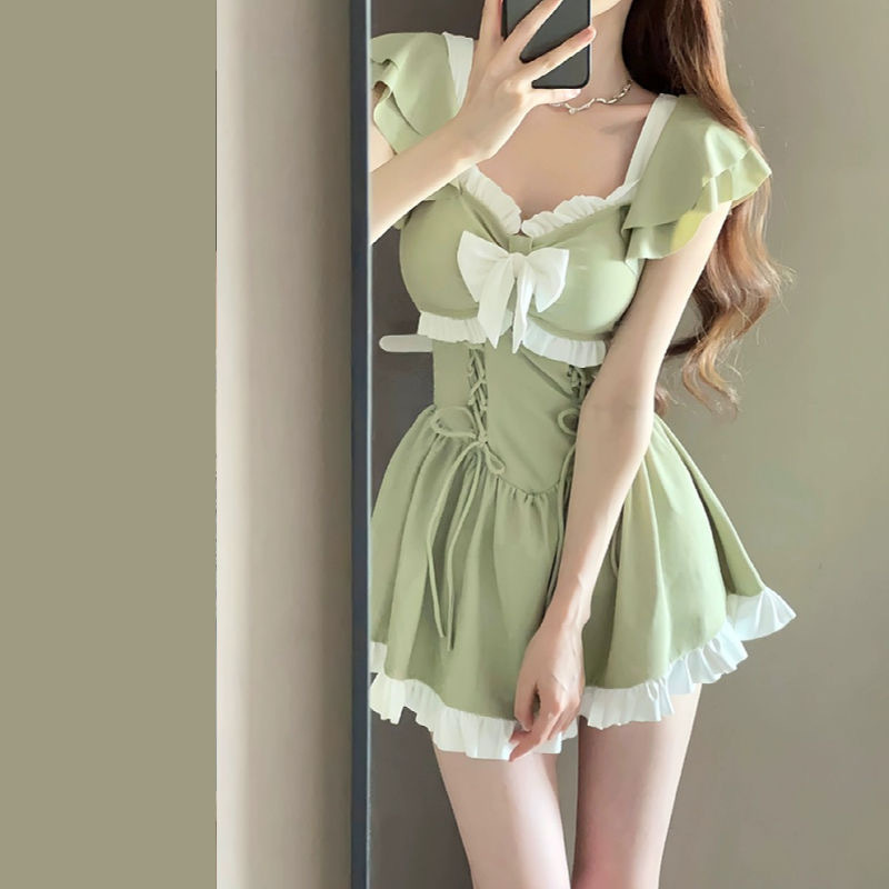 Traje de baño de una pieza para mujer de alta gama verano nuevo estilo lindo y dulce vestido de princesa estilo conservador que cubre la carne vacaciones al por mayor