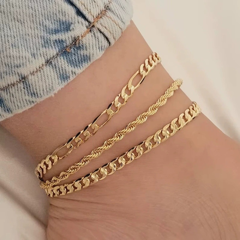 Europa y los Estados Unidos transfronterizos bohemios de viento plano cadena de serpiente torbellino de tres piezas conjunto de cadenas de tobillas multicapa de arena de verano para mujeres