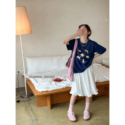 Summer Girls' Short-Sleeve T-Shirts: Mid-to-Large Kids' Wear, Cartoon-Printed, Loose-Fit, Korean-Style Trendy & Versatile, Perfect for a Chic Look