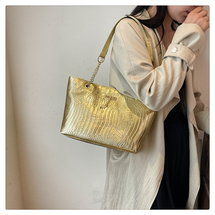 Krokodillemønster, lyst ansikt, 2024, ny mote, koreansk utgave, stor kapasitet, enkel håndholdt dameveske_voghion.com