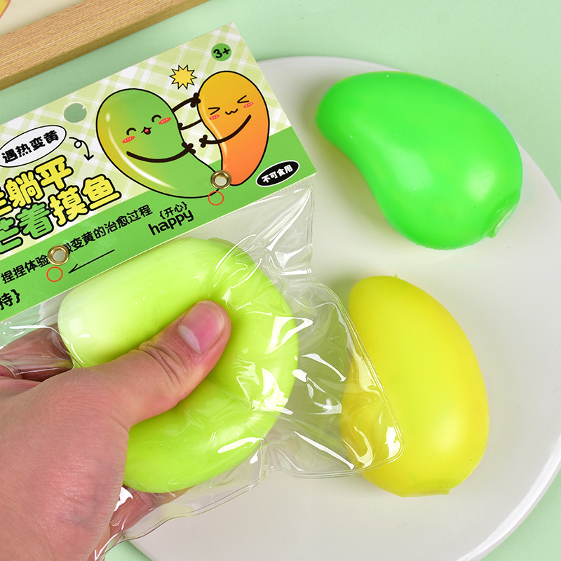 Fluido de temperatura mango banano pellizco le rebote lento juguete de oficina descompresión simulación de frutas bola de ventilación al por mayor
