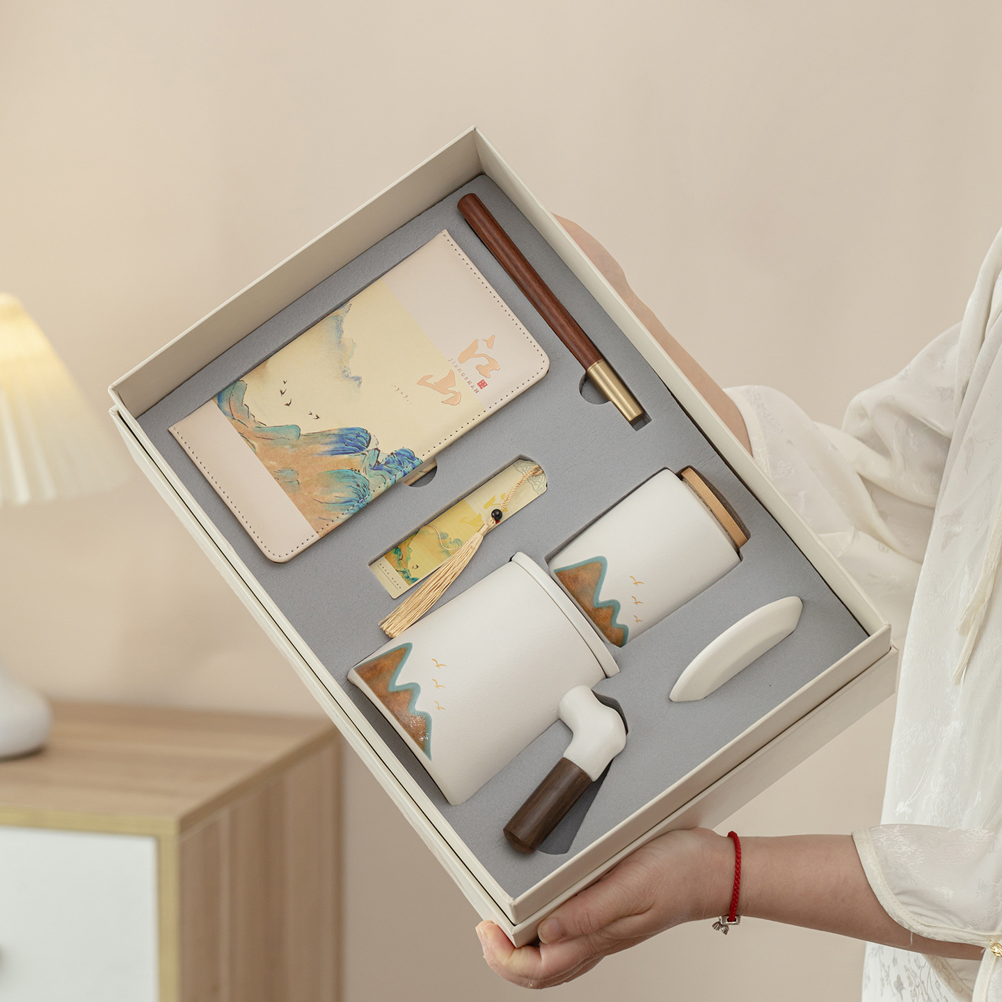 Jiangshan Personal Tea Cup Office Home Ceramic Water Cup with Filter Company Business Souvenir Event Logo