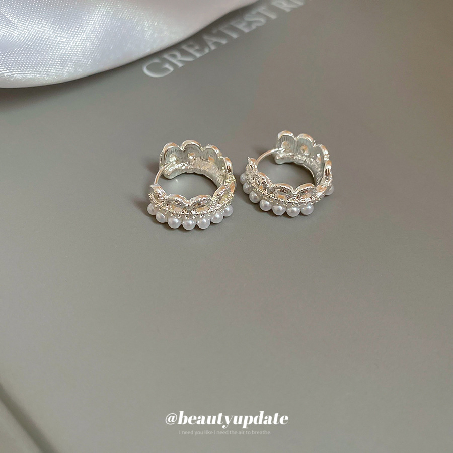 Corona encaje perla hebilla de oreja elegante francés aretes de lujo ligero pendiente de alta calidad sentido del diseño nicho