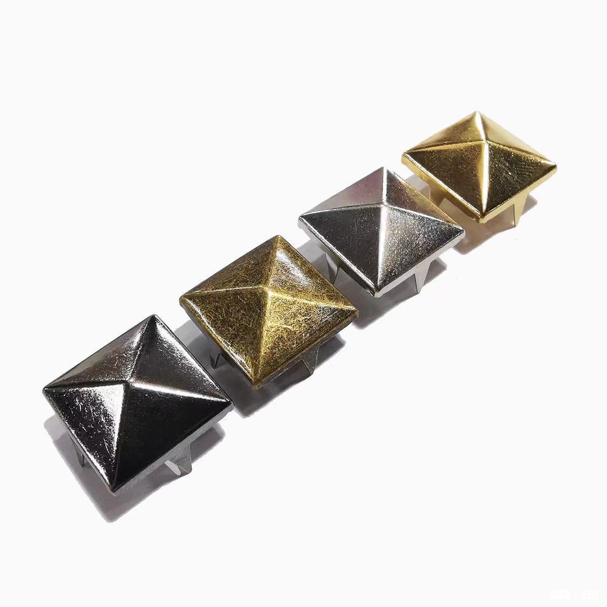 メーカー直販DIYリベット角型四爪釘ピラミッド金色銀色携帯電話靴服バッグ爪玉部品