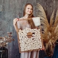 結婚式の結婚式場の装飾は木製の装飾の愛を飾って台の新型の木造工芸品の置物に署名します。