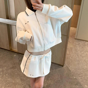 MMײɫPOLO�I�WԺ�L�A������Ů�ع������朴̽���ĸ�ﶬ�������