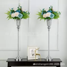 蜡烛器皿;场地布置道具;金属工艺品