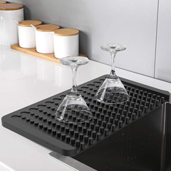 シリコン排水マット、キッチンカウンター用シリコン乾燥マット、食器や食器用の傾斜排水マット