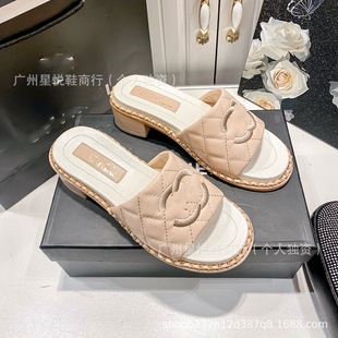 High-End Quality 25 New C-Letter Genuine Leather Color-Blocked Chain Buckle Flats-Soled Casual Flip-Flops for Women to Wear Outside Sandals