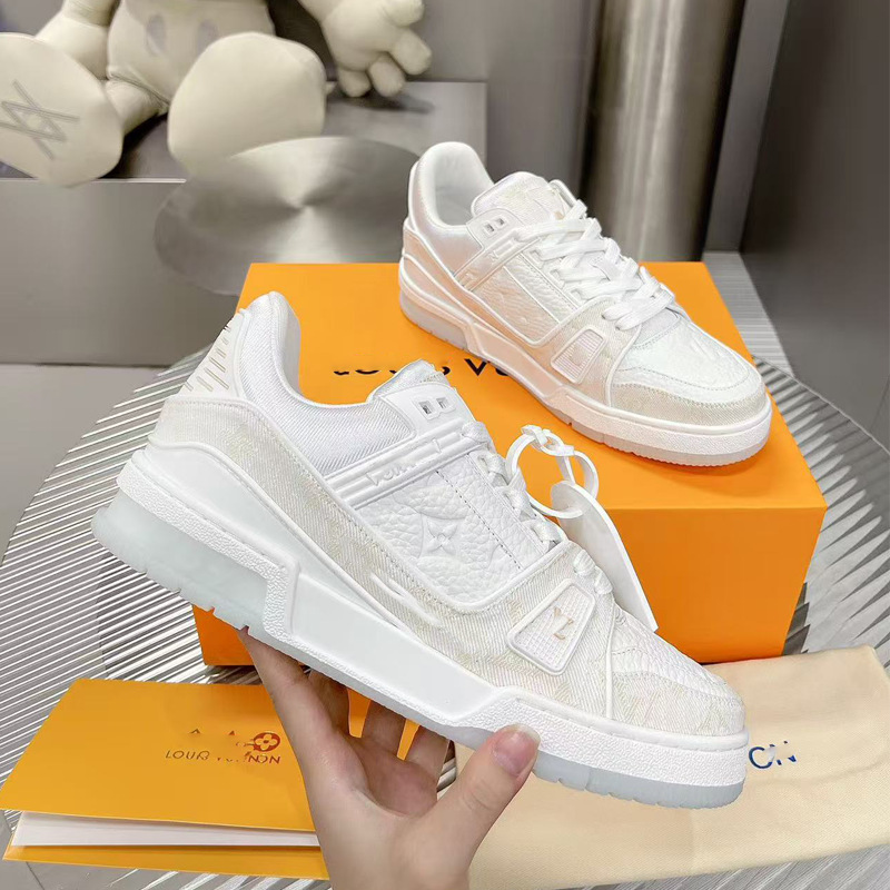 Zapatos de moda europeos Guangzhou de alta versión驴 entrenador zapatos deportivos ociosos de cuero universal para hombres y mujeres