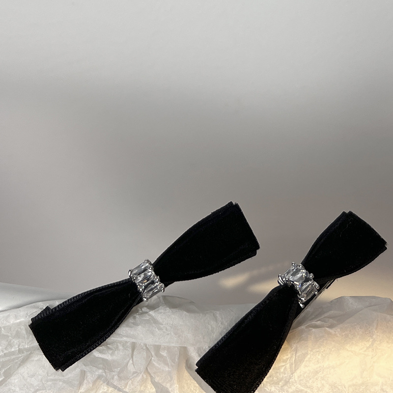 Fashion Bow Knot Velvet Handmade Zircon Hair Clip 1 Piece display picture 5