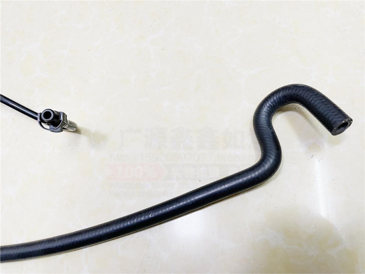 Suitable for Land Rover Discovery 4, Range Rover 3.0T, and Range Rover Executive/Sport 5.0T – coolant expansion tank hose