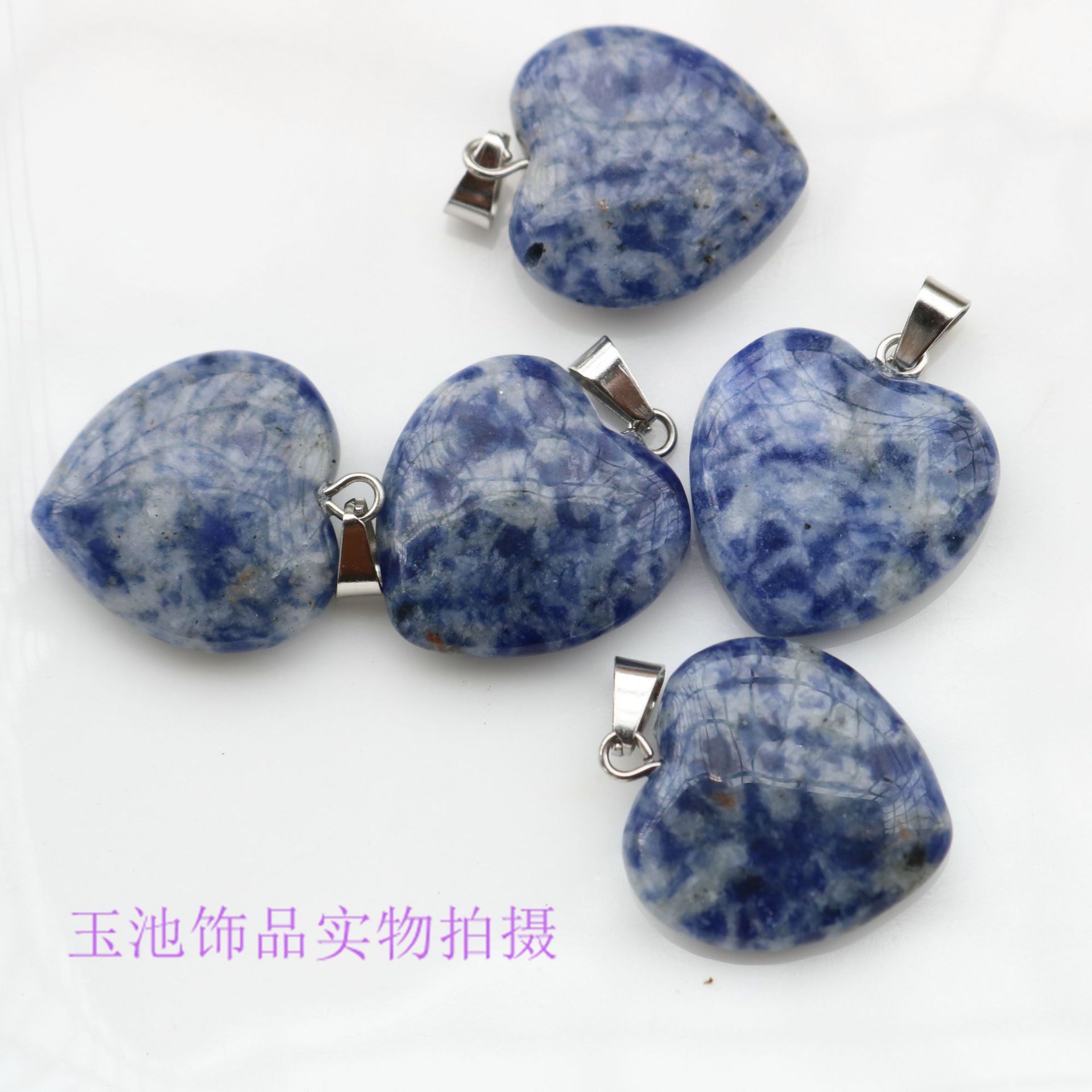 Venta transfronteriza de amor amor amor amoroso colgante verde Dongling pequeño corazón de melocotón colgante orejas accesorios diy