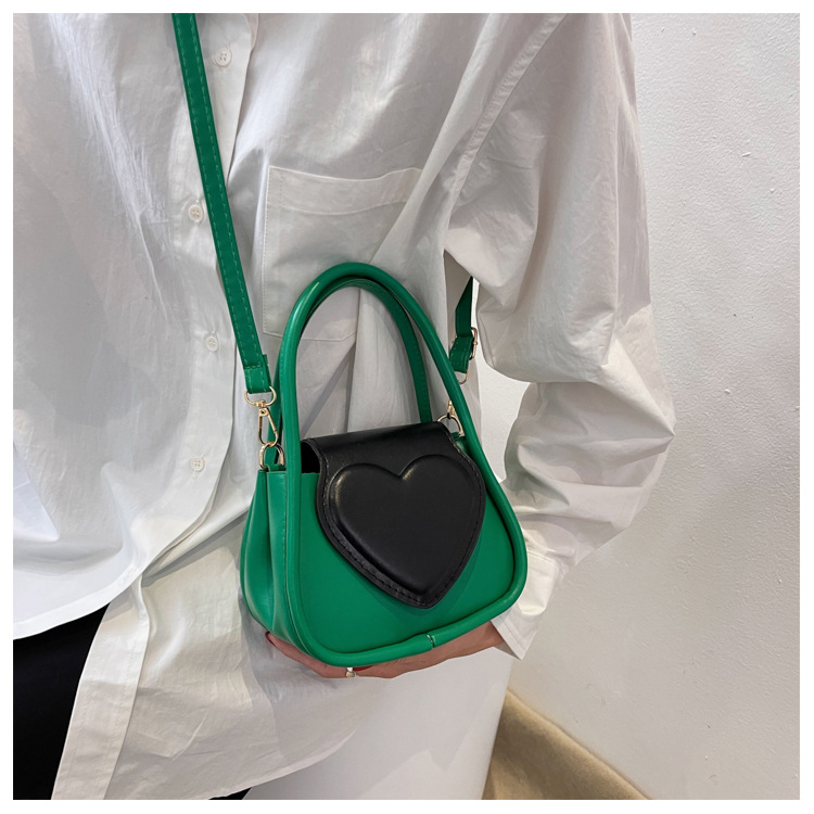 Fashion Heart Shape Square Magnetic Buckle Handbag display picture 1