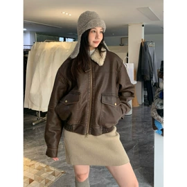 女式针织衫;半身裙;女式夹克