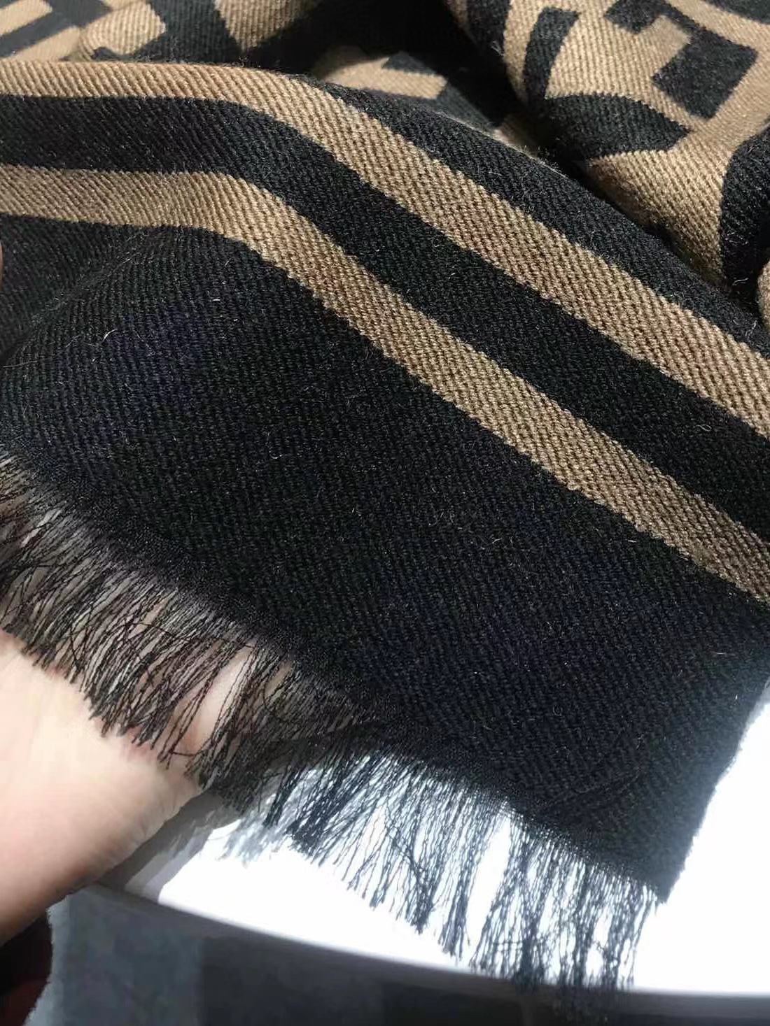 168H34ZL~  35*190CM 羊毛真丝混纺秋冬季保暖围巾披肩女0.2