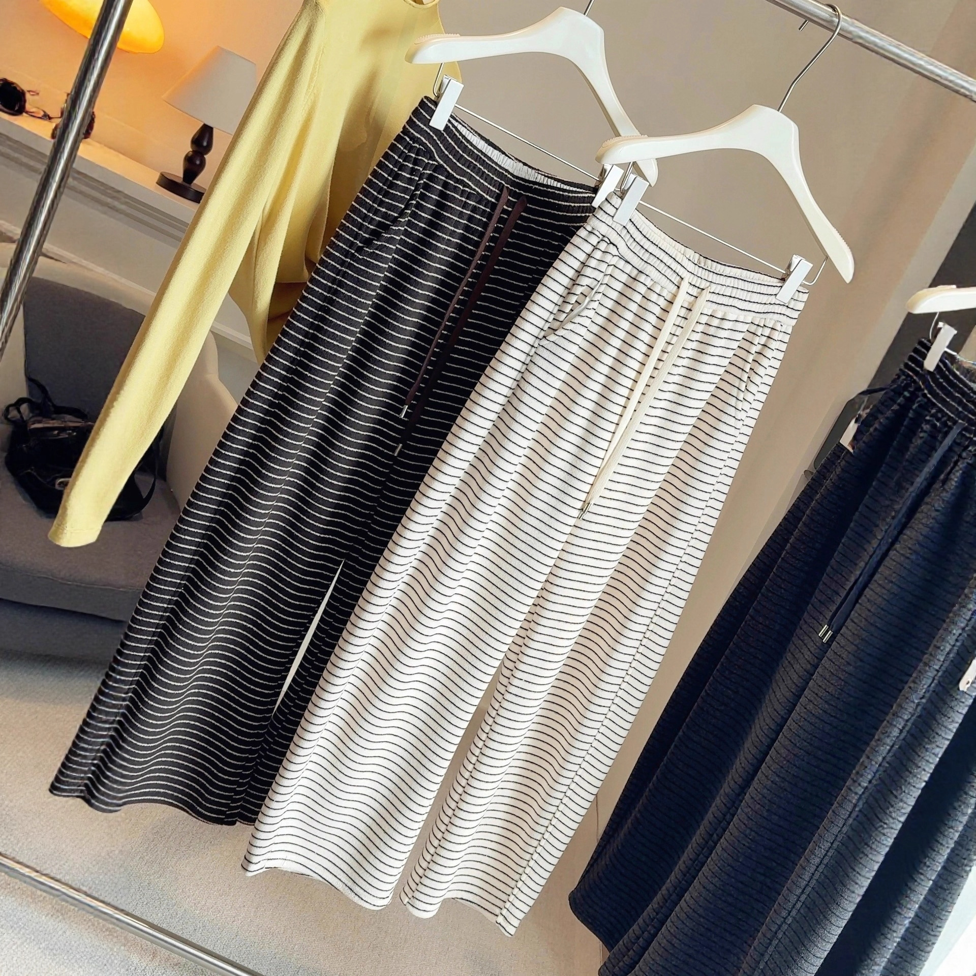 加绒加厚糯米毛巾细条纹阔腿裤女秋冬日韩宽松拖地直筒休闲弯刀裤