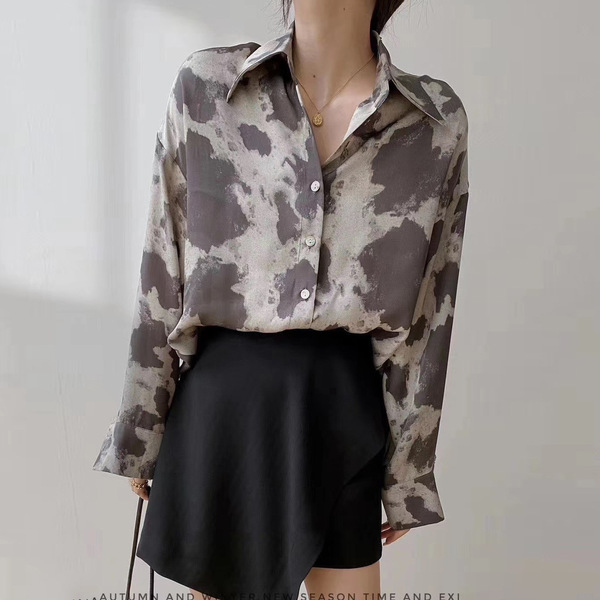 Elite elegant demi-season design shirt