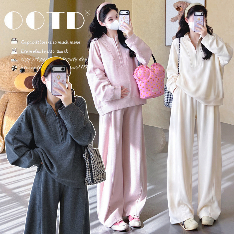 Real shot of maternity autumn sports suit, fashionable maternity top, mid-length, stylish, casual, loose two-piece set
