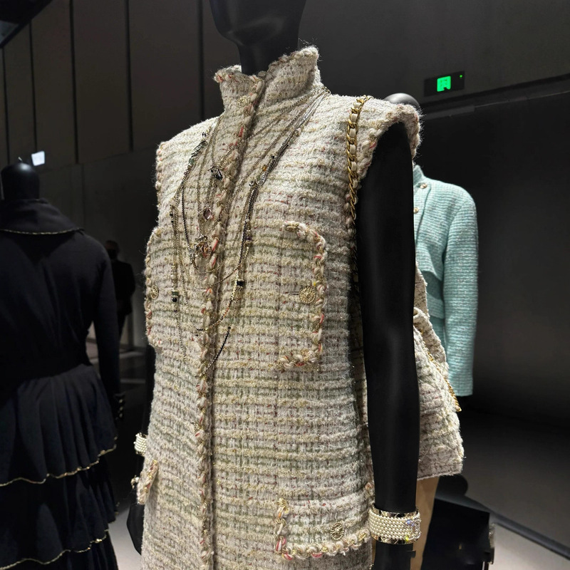 2025A New Autumn and Winter Wool Blended High Collar Long Sleeveless Woolen Tweed Dress 90098