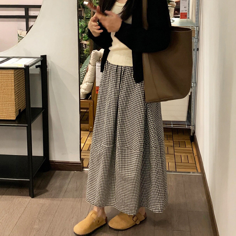 Summer Style Maternity Drawstring Waist Black and White Plaid A-Line Floral Skirt, Slimming Long Skirt for Pregnant Women, Stunning and Fashionable Half-Skirt