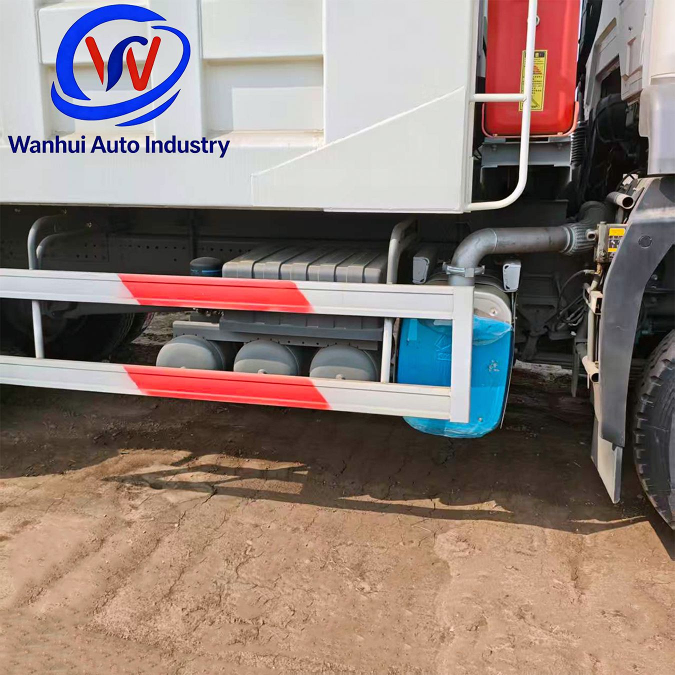 Rear-Turning Dump Truck Howo6*4 for Coal and Sand Transport 8.5m Rear-Turning Dump Truck with Hydraulic Rear Dumping